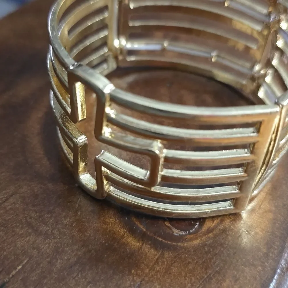 Cross stretch bracelet